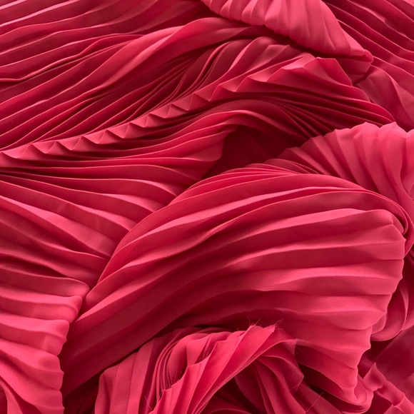 PLEATED GEORGETTE Unique yardage/ RASPBERRY PINK - Picture 10 of 11